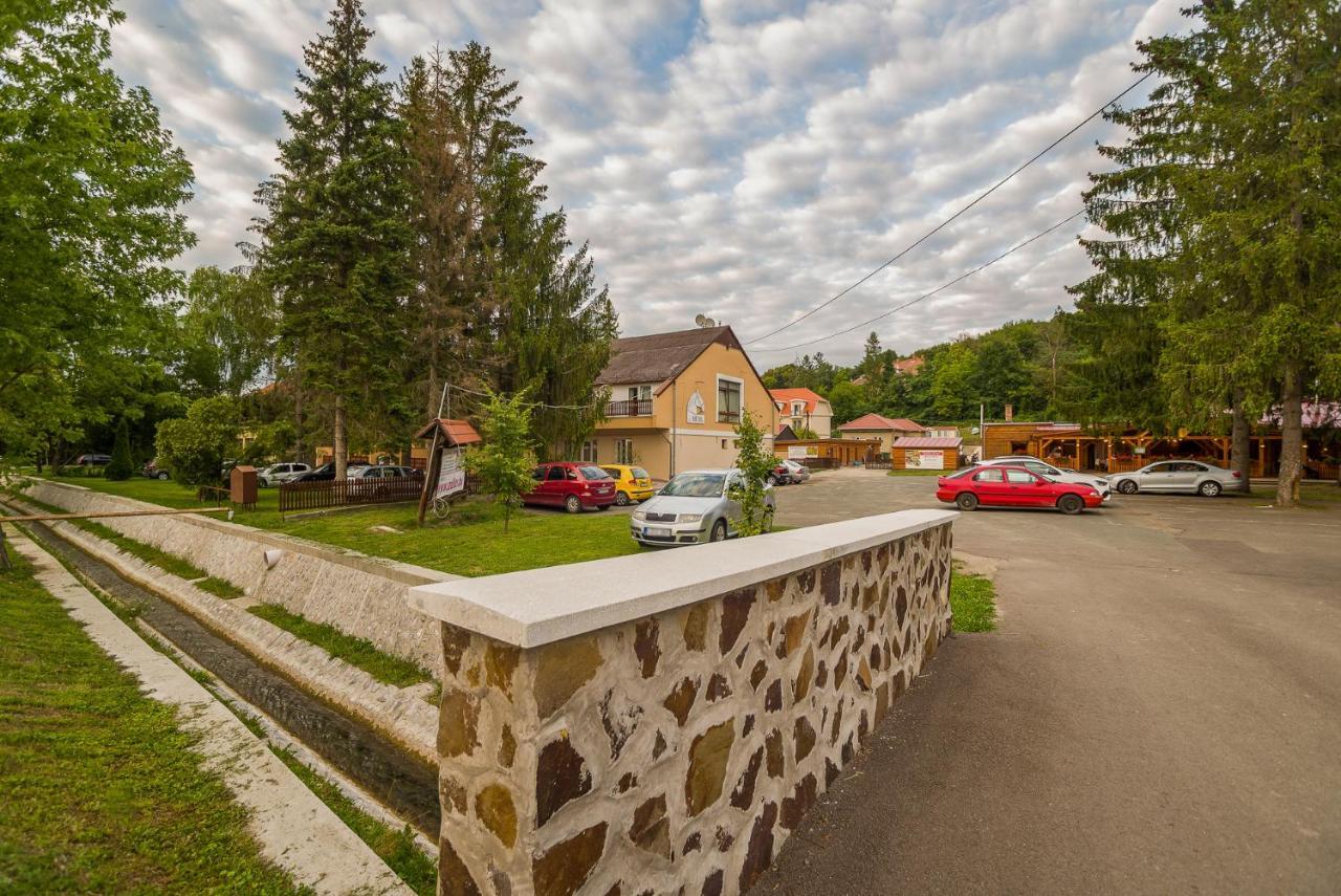 Lipicai Ifjusagi Szallo Szilvásvárad エクステリア 写真